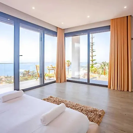 Sleeps 6 Pool Wifi