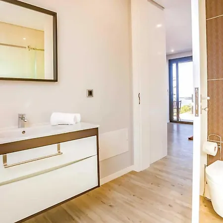 Sleeps 6 Pool Wifi Villa *